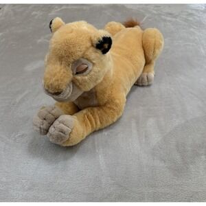 Vtg Lion King Sarabi Lioness Plush Stuffed Animal Lying Down Paws Realistic 34"‎